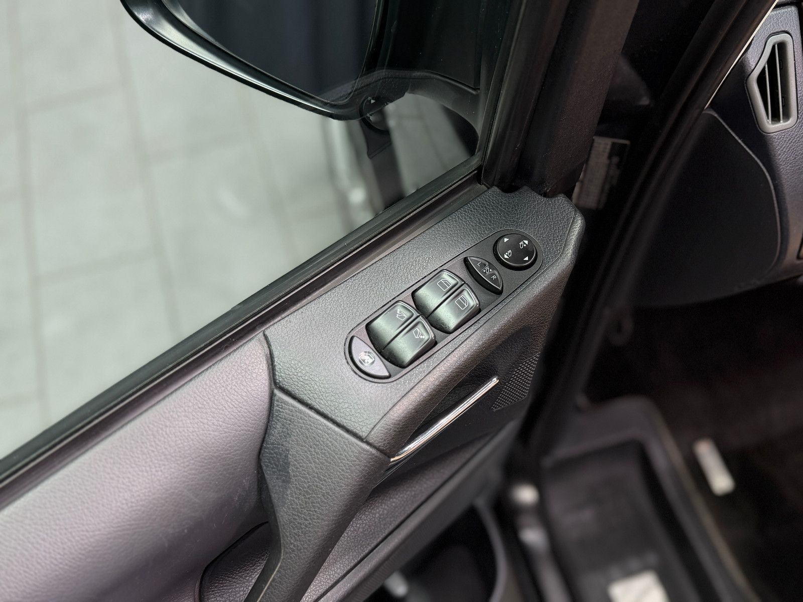 Fahrzeugabbildung Mercedes-Benz Viano 3.0 CDI LANG |AHK|PANO|LUFT