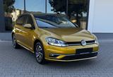 Volkswagen Golf 7 Sound*WENIG KM*AUTOMAT*APPLE*NAVI*SHZ*AHK - mit Benzin-Antrieb: Gelb, Limousine
