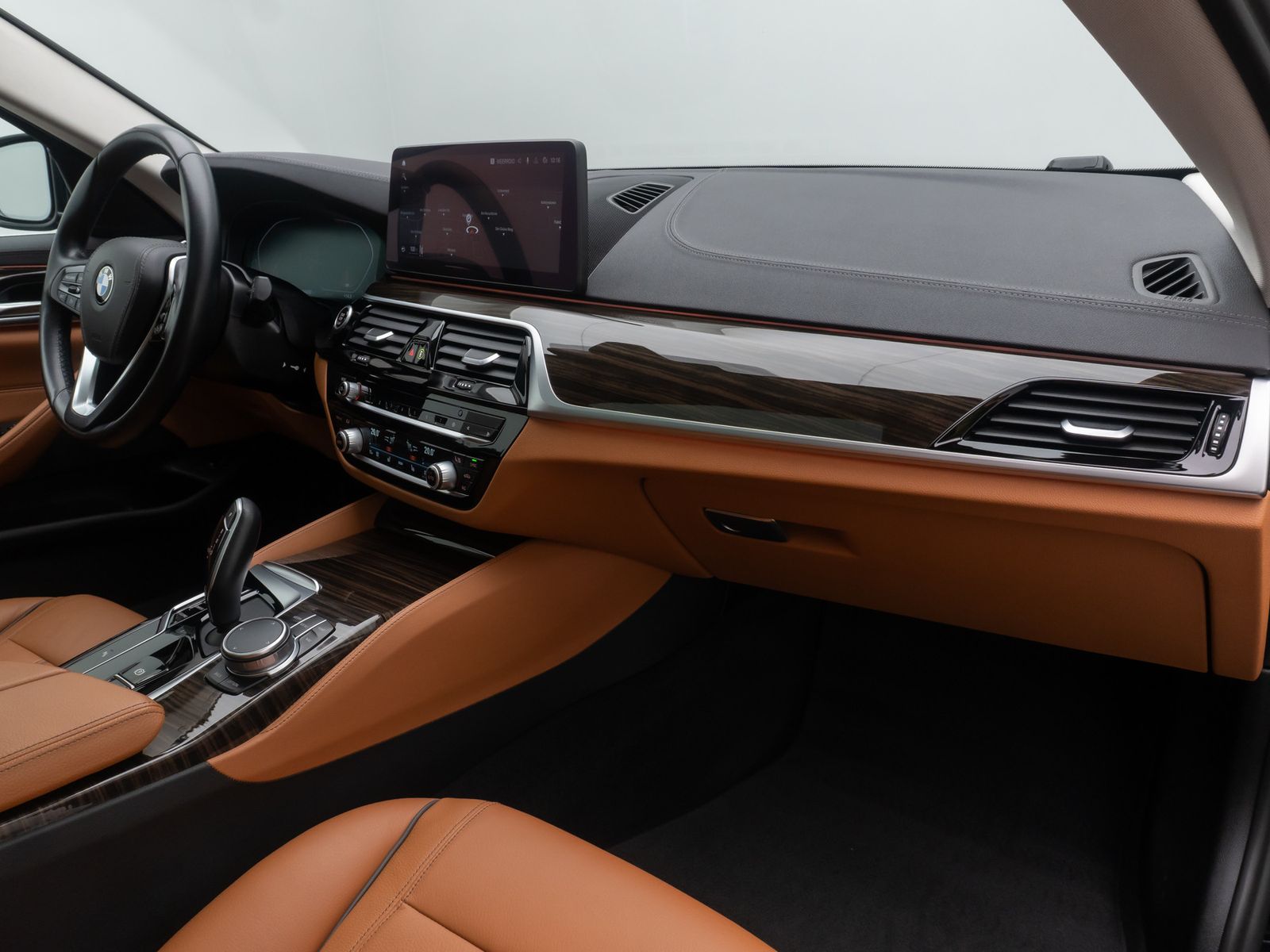 Fahrzeugabbildung BMW 520d Luxury Line DAB Kamera AHK 4xKlima Alarm