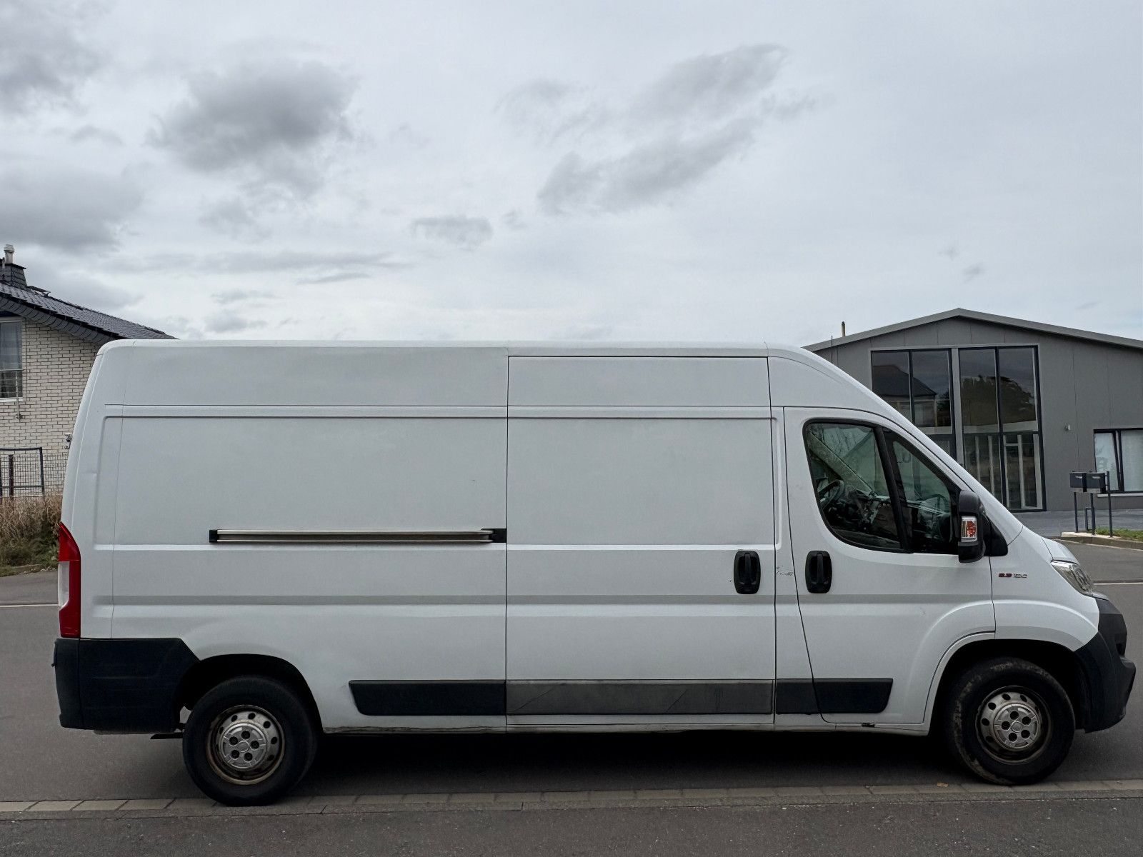 Fahrzeugabbildung Fiat Ducato Grossr.-Kasten 35 130 L4H2 RS: 4035 mm/3-