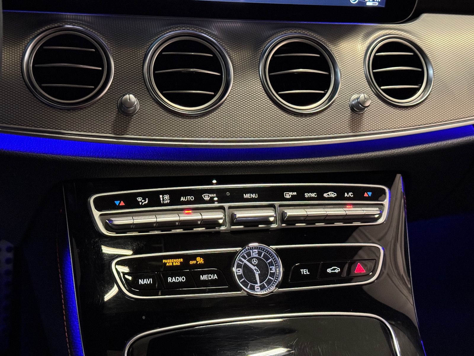 Fahrzeugabbildung Mercedes-Benz E 53 AMG 4Matic+ MBUX MEMORY AIRMATIC SD 360 DIS