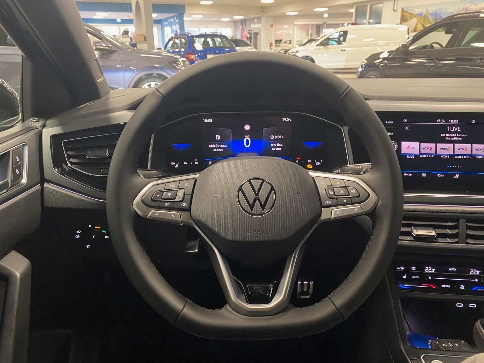 Fahrzeugabbildung Volkswagen Taigo 1.5 TSI DSG R-LINE+Black Style+ACC+Matrix+