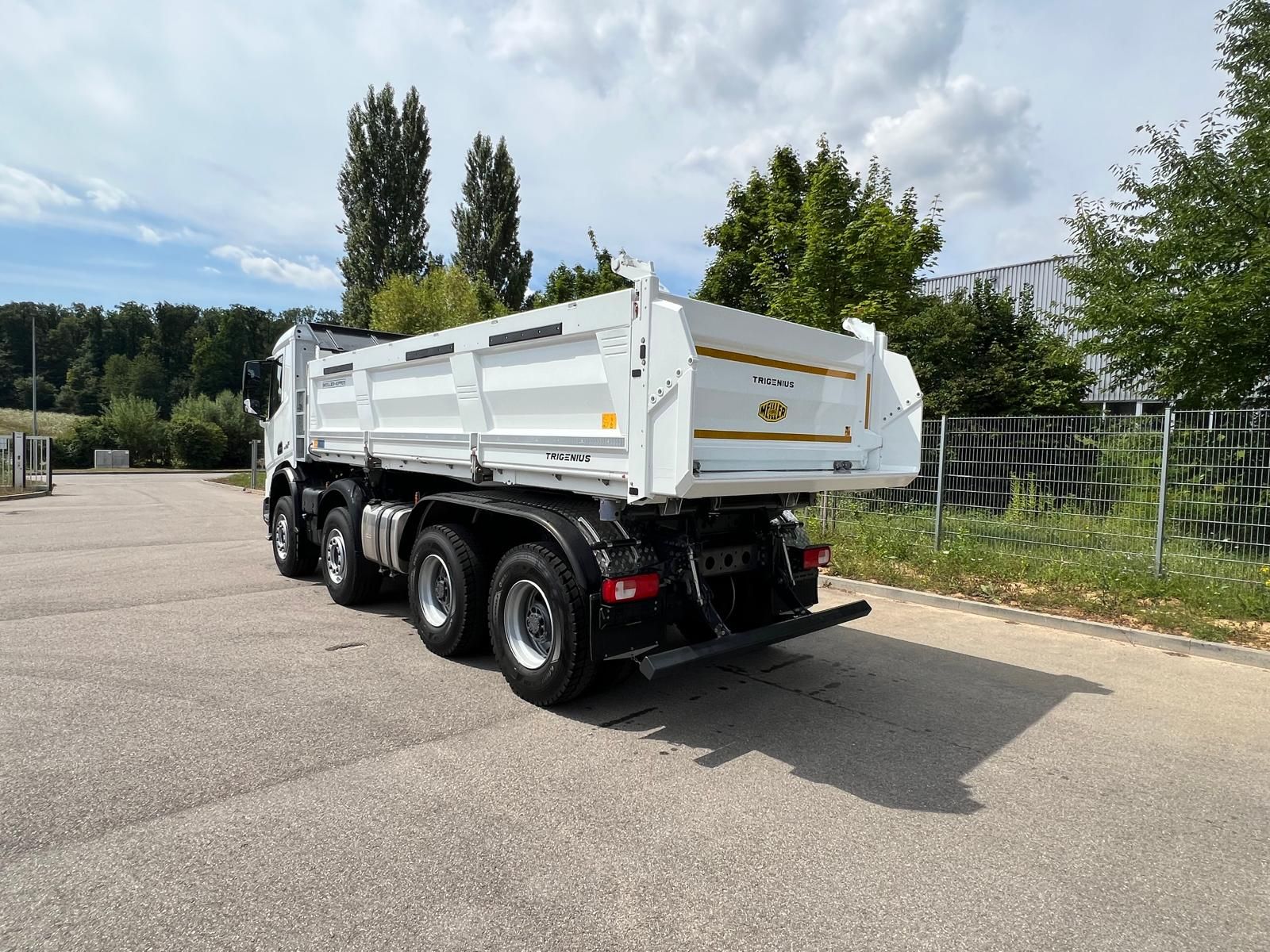 Fahrzeugabbildung DAF FAD XDC 450 Dreiseitenkipper