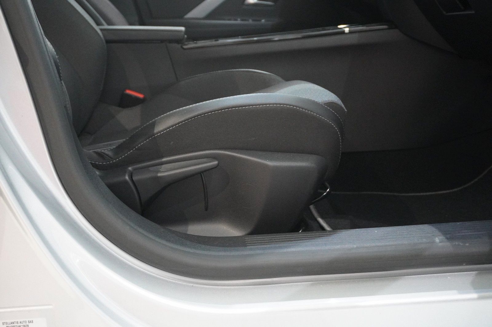 Fahrzeugabbildung Opel Astra L Lim. 1.6 HYBRID GS SPORT NAVI/360°/SPORT
