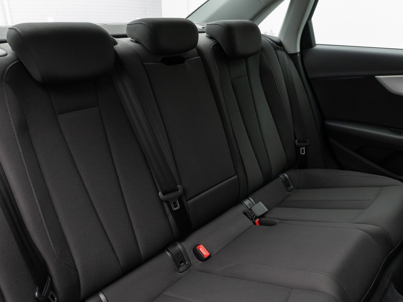 Fahrzeugabbildung Audi A4 2.0 TFSI Lim. Sport S Line Virtual AHK Tempom