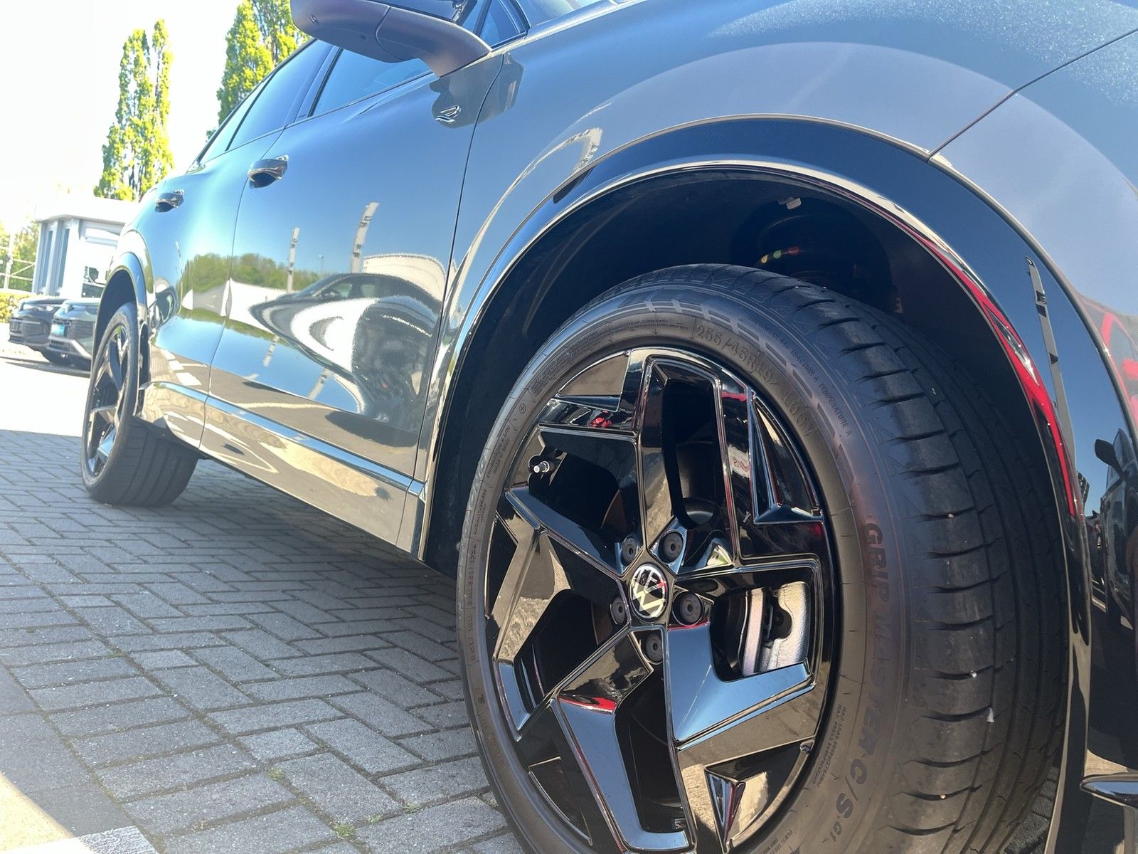 Volkswagen Tiguan 2.0 TDI R-LINE Matrix Pro-Max StaHz Pano foto 5