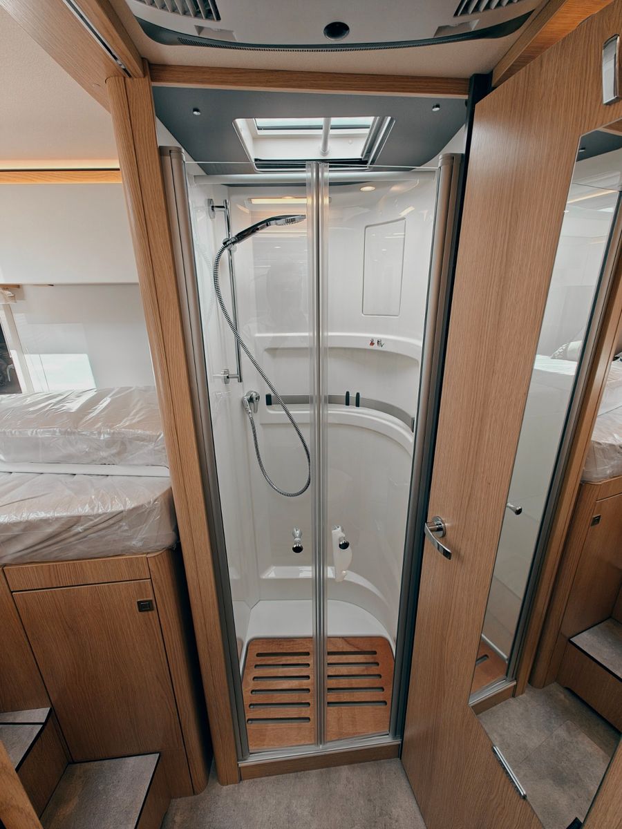 Fahrzeugabbildung HYMER / ERIBA / HYMERCAR B - KLASSE ML T 780 BLACKLINE