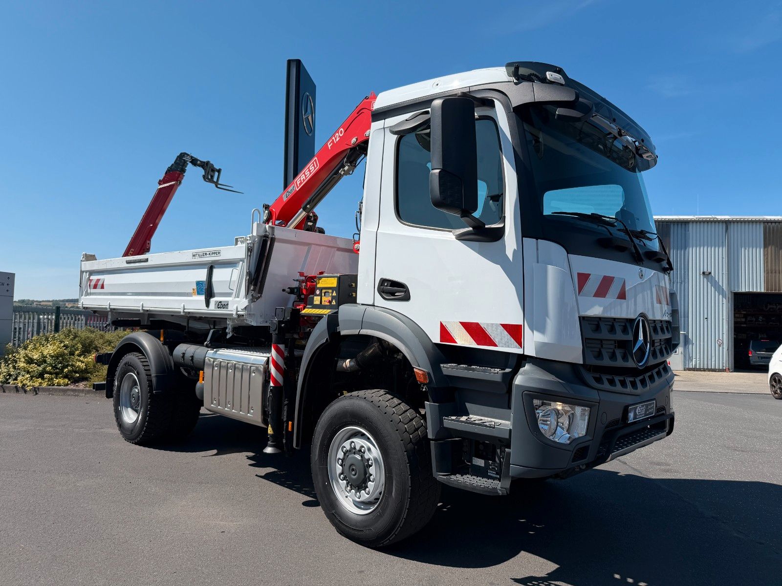 Fahrzeugabbildung Mercedes-Benz Arocs 1832 AK 4x4 Fassi F120B.1.23 E Funk 2xAHK
