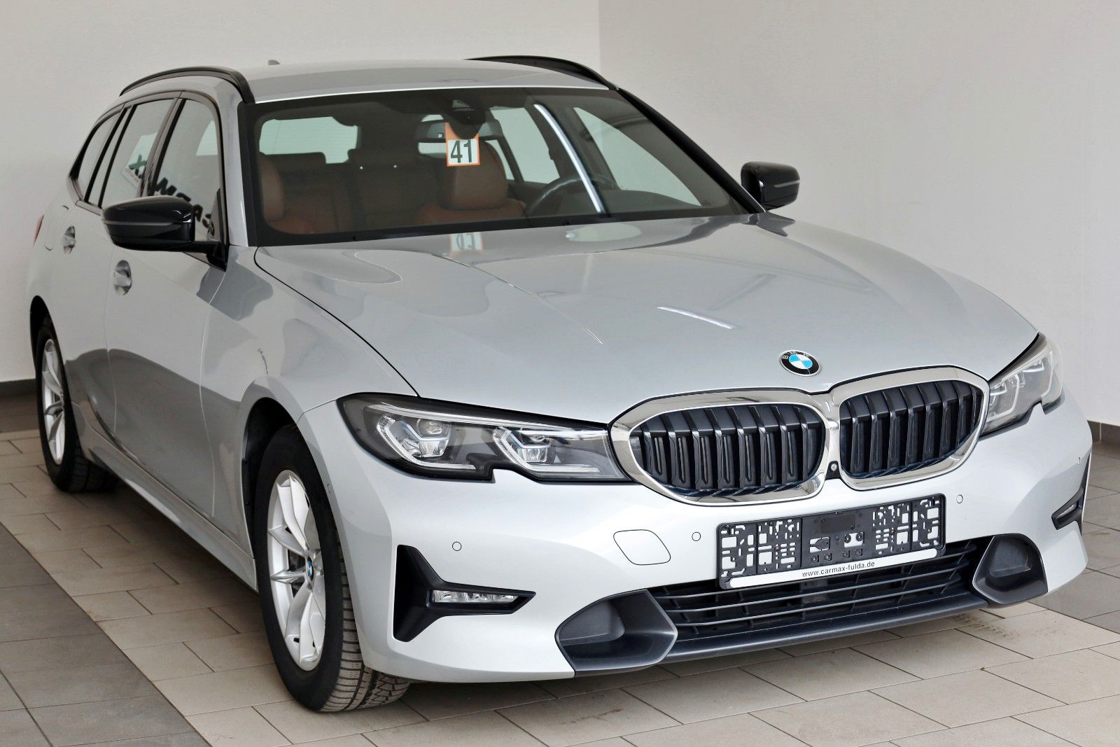 Fahrzeugabbildung BMW 318d Touring Sport Line,Leder,Navi,LED,HUD,AHK e
