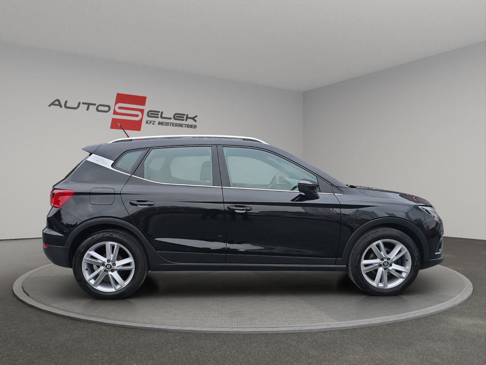 Fahrzeugabbildung SEAT Arona FR+DSG+Carplay+LED+AHK+PDC+AbstandTempomat