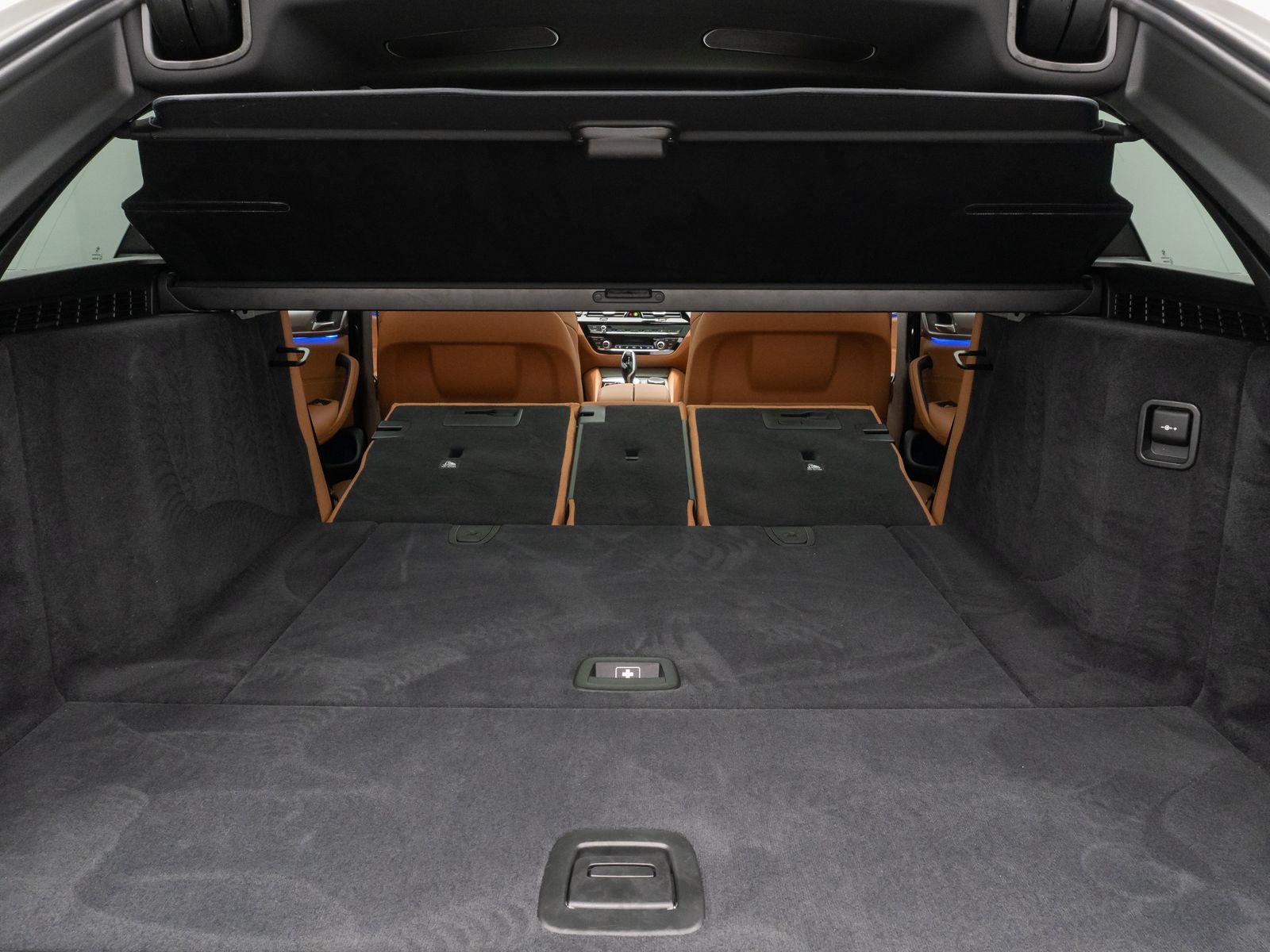 Fahrzeugabbildung BMW 530d xD M Sport Panorama Kamera Laser HUD HiFi