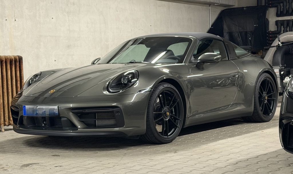 Porsche 992