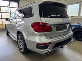 Mercedes-Benz GL 63 AMG 4MATIC - silberne Mercedes-Benz GL-Klasse
