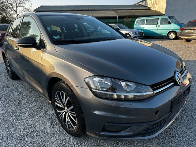 Volkswagen Golf 1,6 TDI mit Motorschaden Spurhalt*Navi*Pdc