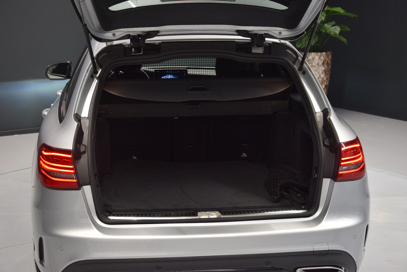 Fahrzeugabbildung Mercedes-Benz C 200 C T-Modell C 200 4Matic Vollleder ACC 360°