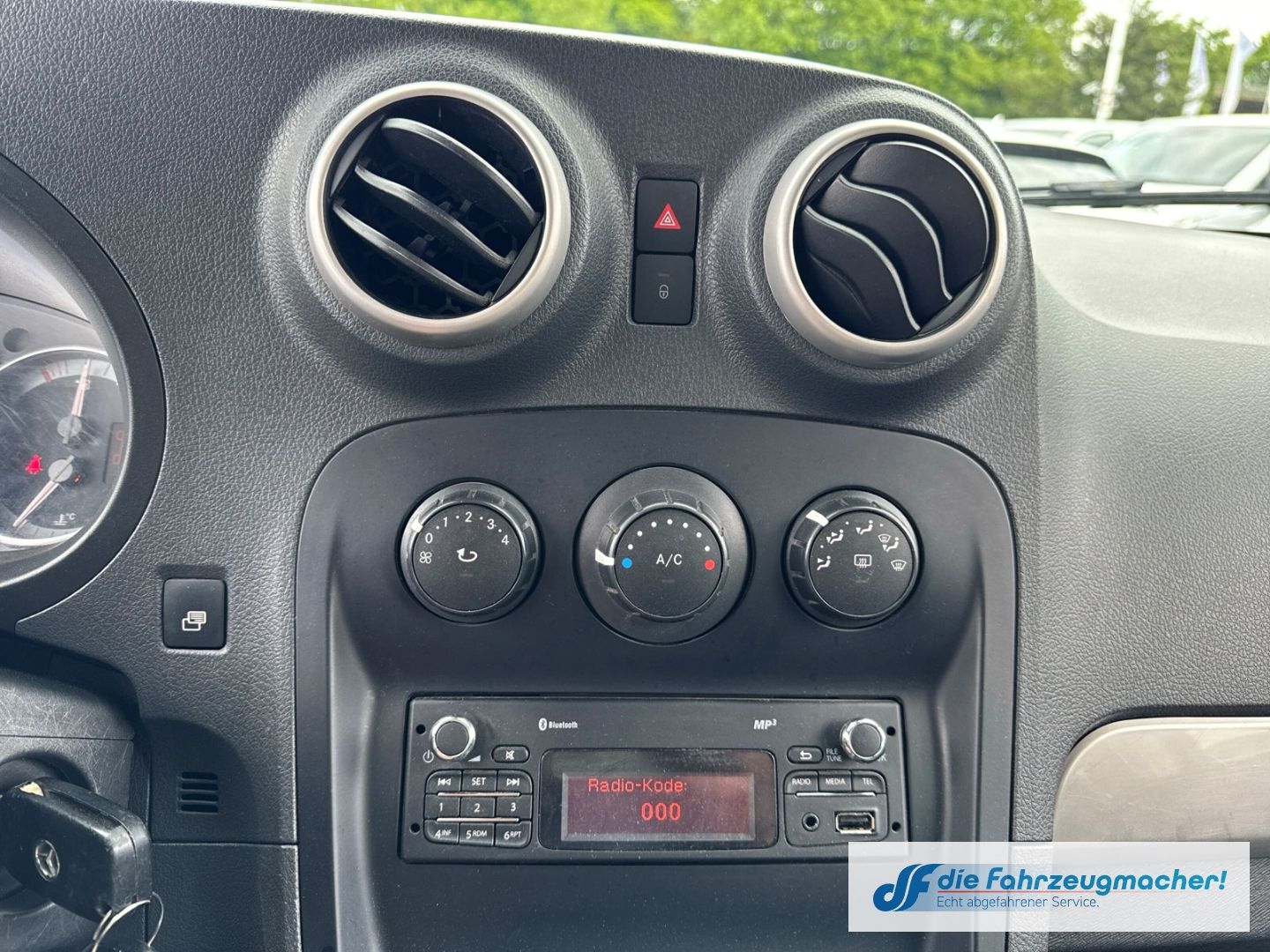 Fahrzeugabbildung Mercedes-Benz Citan Kombi 111 CDI lang SHZ Temp PDC *EXPORT
