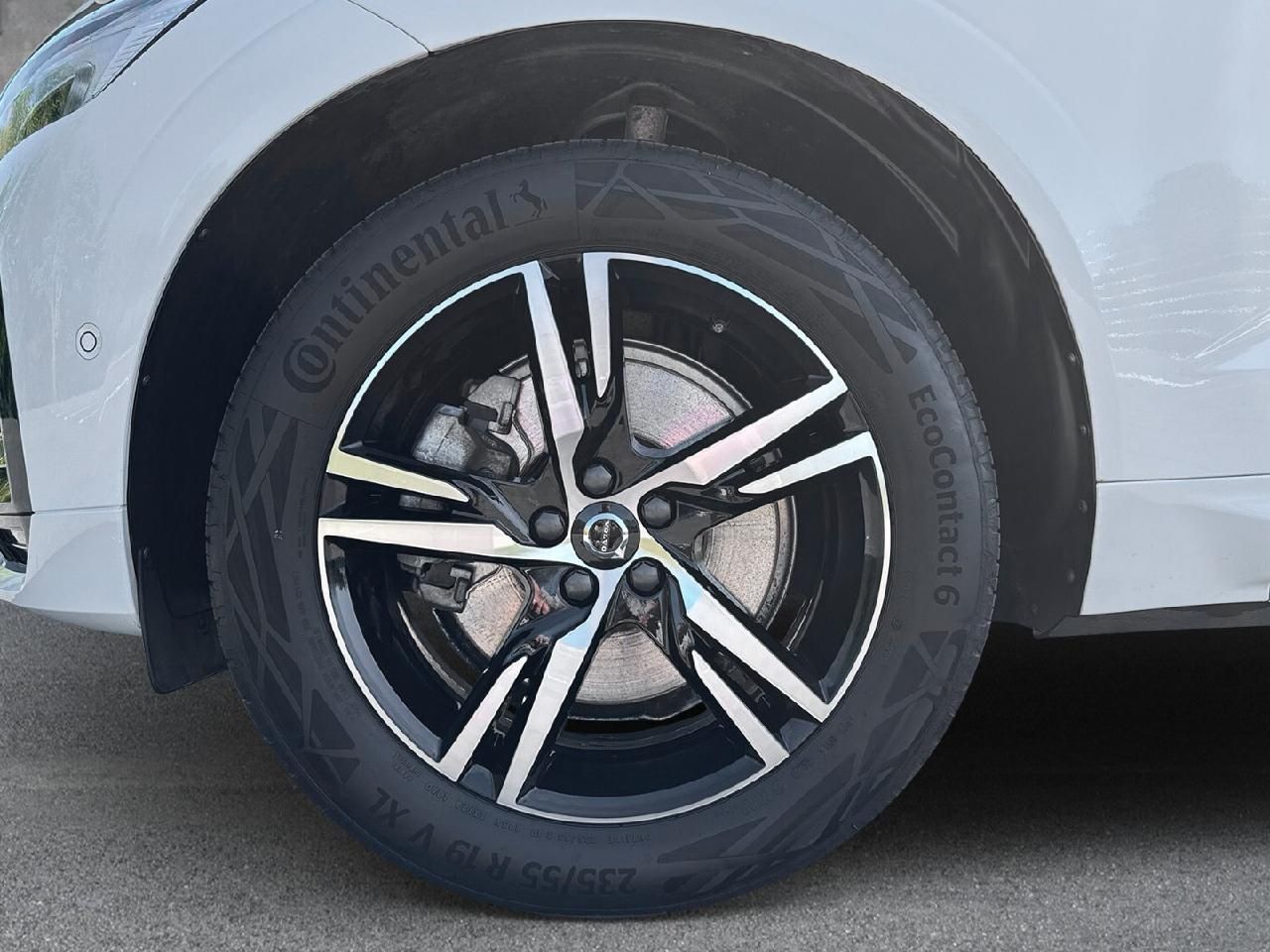 Fahrzeugabbildung Volvo XC60 R Design 2WD