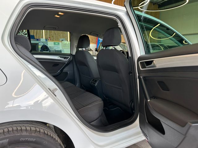 Volkswagen Golf 7 CUP*TÜV 082027*TEMPO*SZHZ*PDC*
