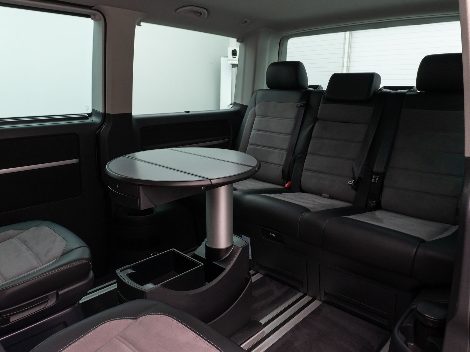 Fahrzeugabbildung Volkswagen T6 Multivan Kamera DAB Standheizung Navi Tempo