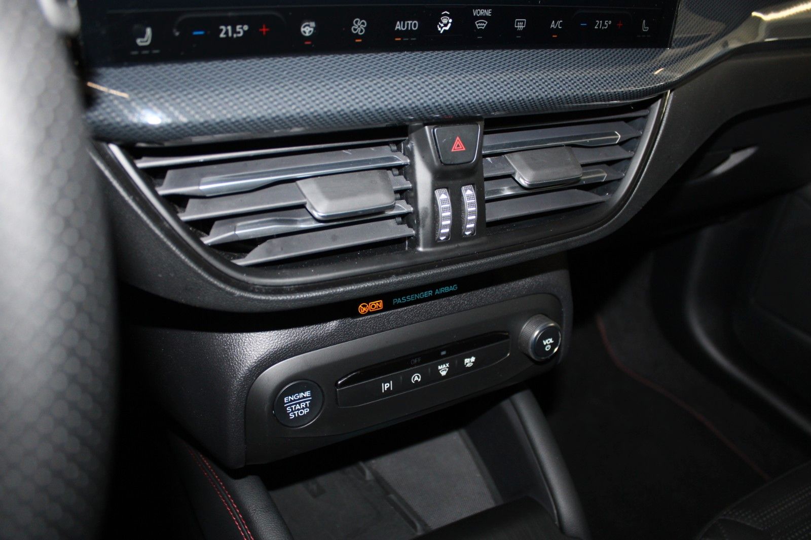 Fahrzeugabbildung Ford Focus ST-Line X Aut. LED ACC Leder Pano HUD Wint