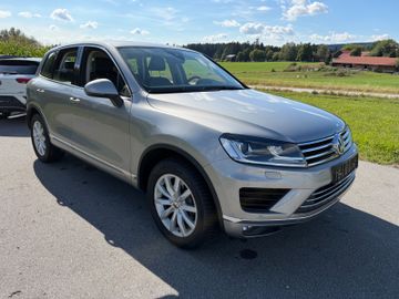Volkswagen Touareg - 2
