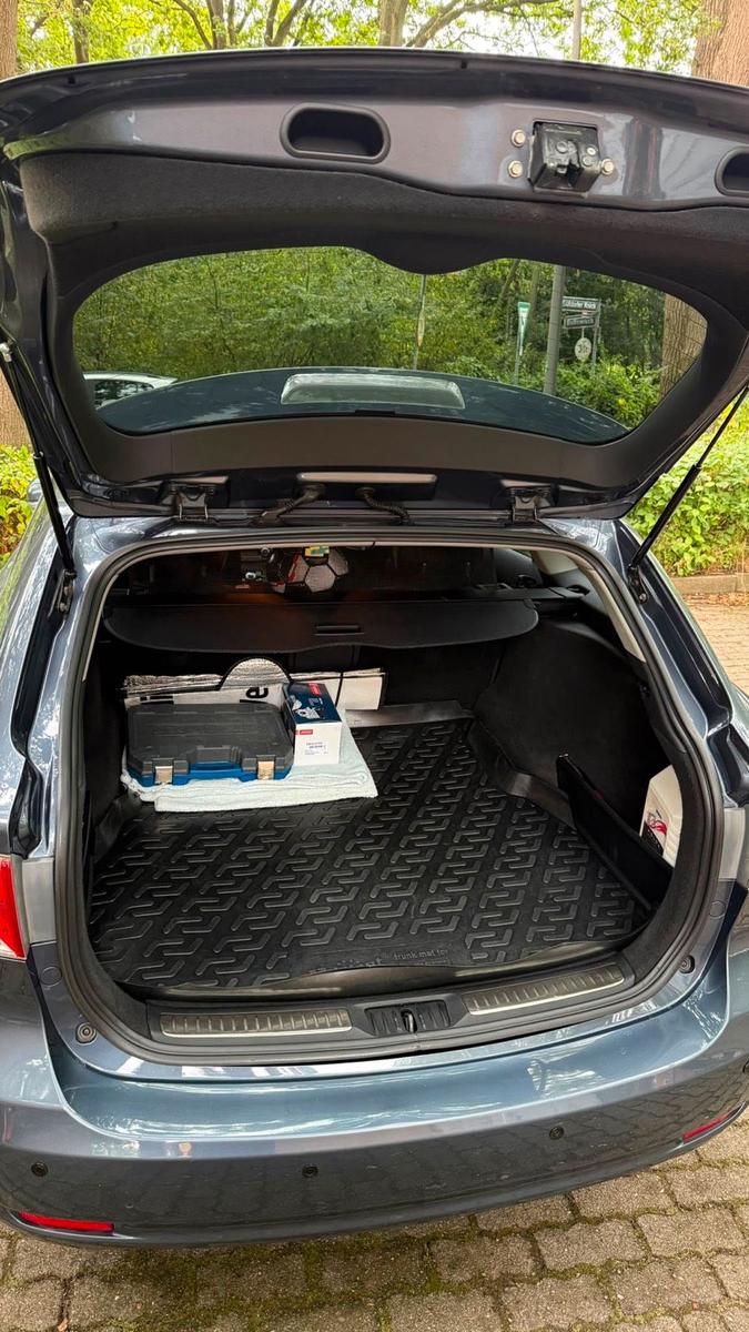 Toyota Avensis 2011 — photo 7
