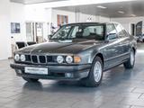 BMW 730i LEDER KLIMAAUTOMATIK - BMW Oldtimer mit Benzin-Antrieb: Limousine