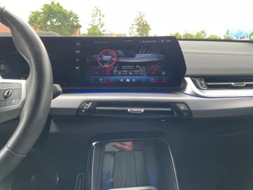 2024 BMW IX2 缩略图 12