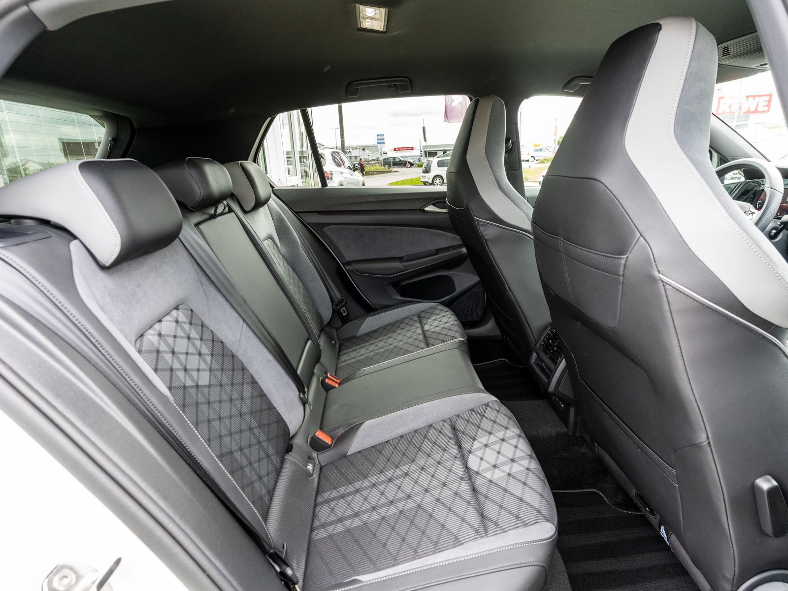 Volkswagen Golf - Bild 8