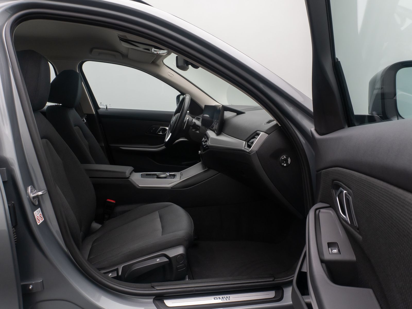 Fahrzeugabbildung BMW 330e AHK DAB Cockpit+ FernlichtAss Sport