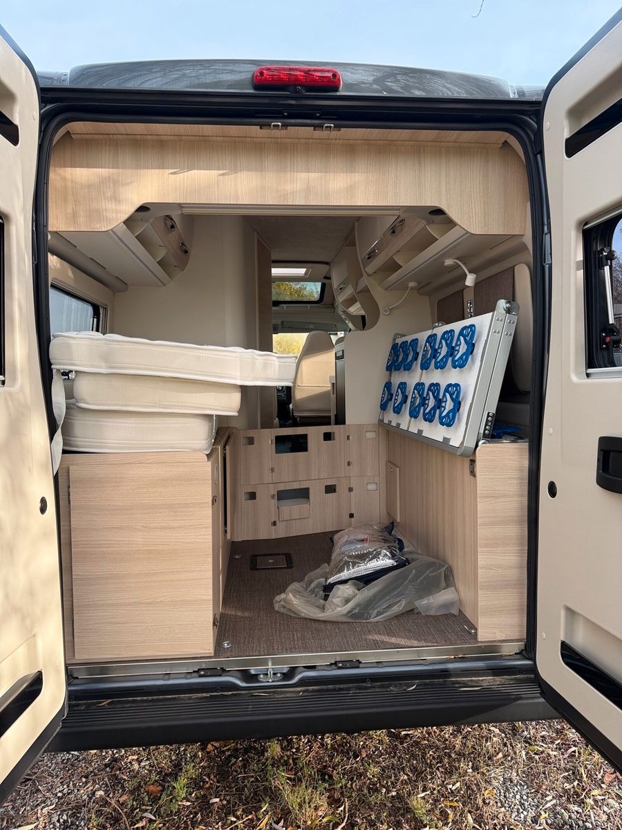 Fahrzeugabbildung Eura Mobil Van V 595 HB Alufelgen, RFK, Captain-Chair-Sitze