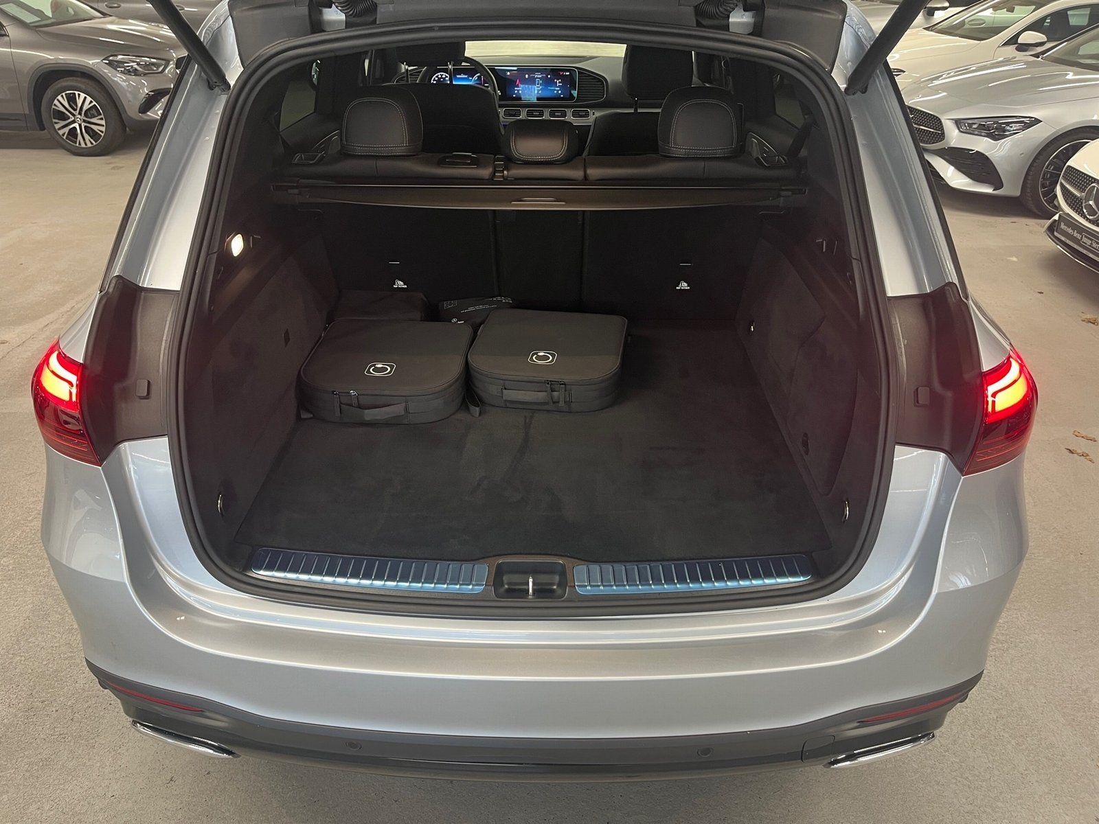 Fahrzeugabbildung Mercedes-Benz GLE 350 de 4M AMG*Distroni*360*Airmatic*AHK*Pano
