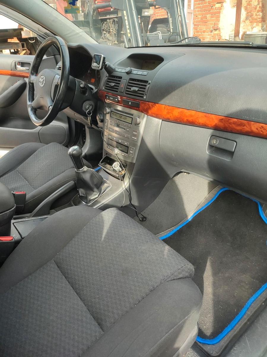 Toyota Avensis 2004 — photo 7