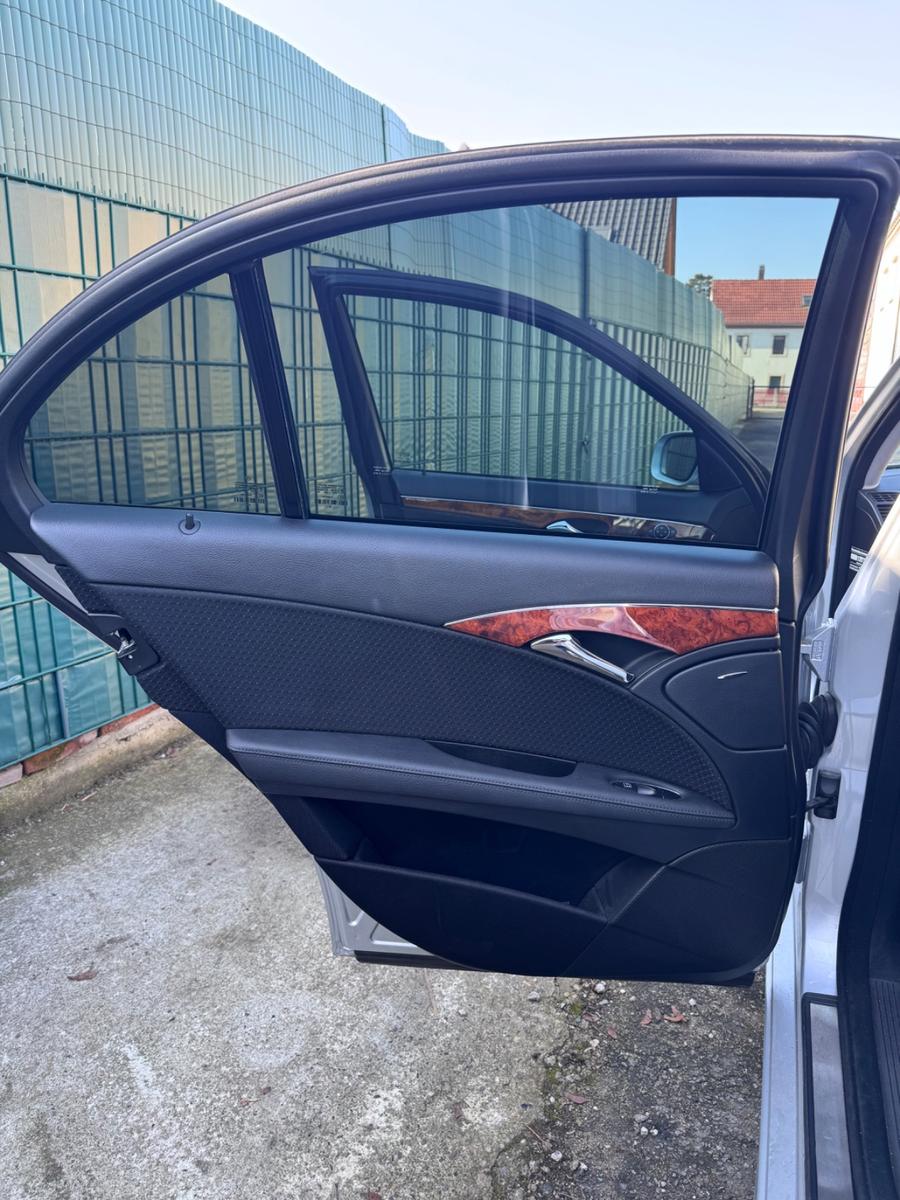 Mercedes-Benz E 220 CDI ELEGANCE 