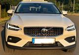 Volvo Sehr gepflegter Volvo V60 Cross Country B4 - Volvo V60 Cross Country von privat