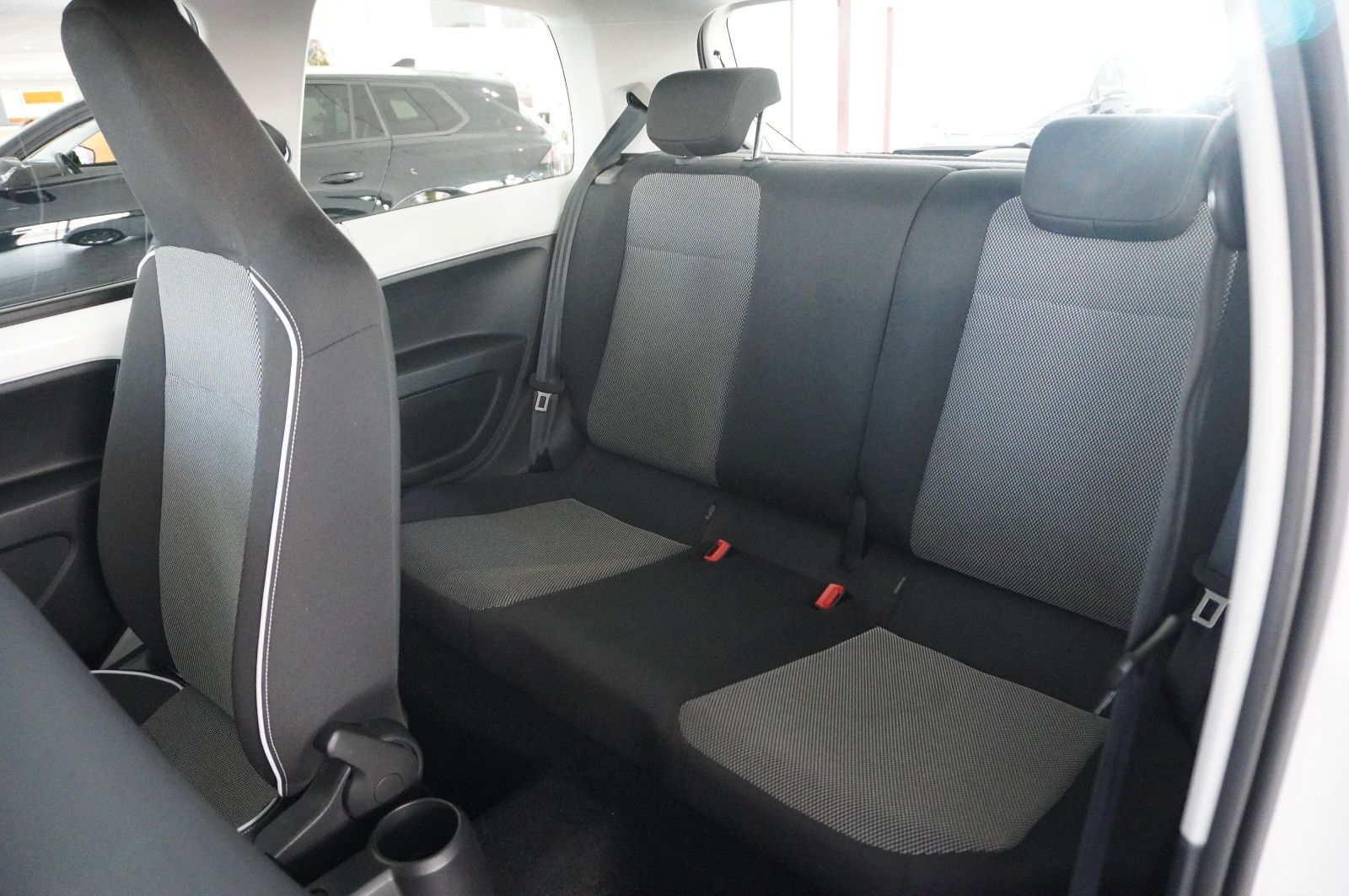 Fahrzeugabbildung SEAT Mii 1.0 MPI CHIC 3-TÜR KLIMA/PDC/USB/TEMP./AUX