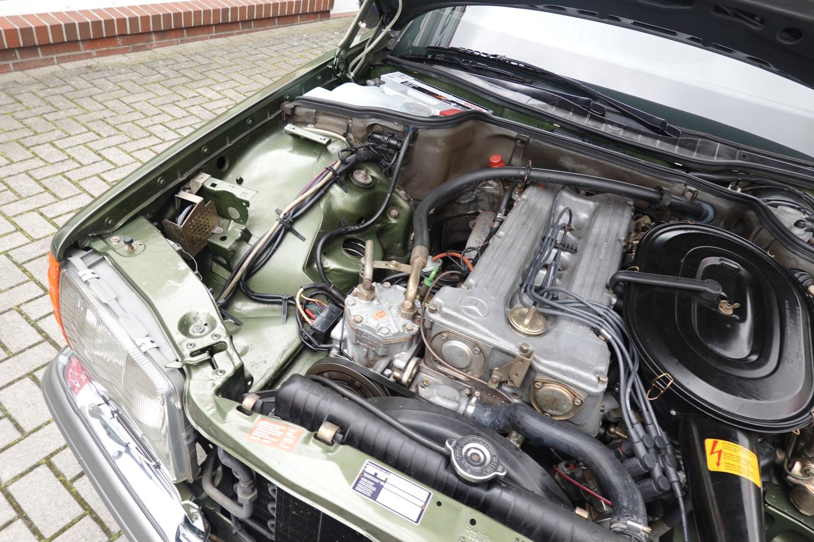 Fahrzeugabbildung Mercedes-Benz 280 SE