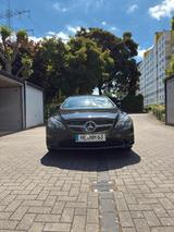 Mercedes-Benz E 320/E400 Sport Edition Autom. Sport Edition - Mercedes-Benz E-Class in Düsseldorf