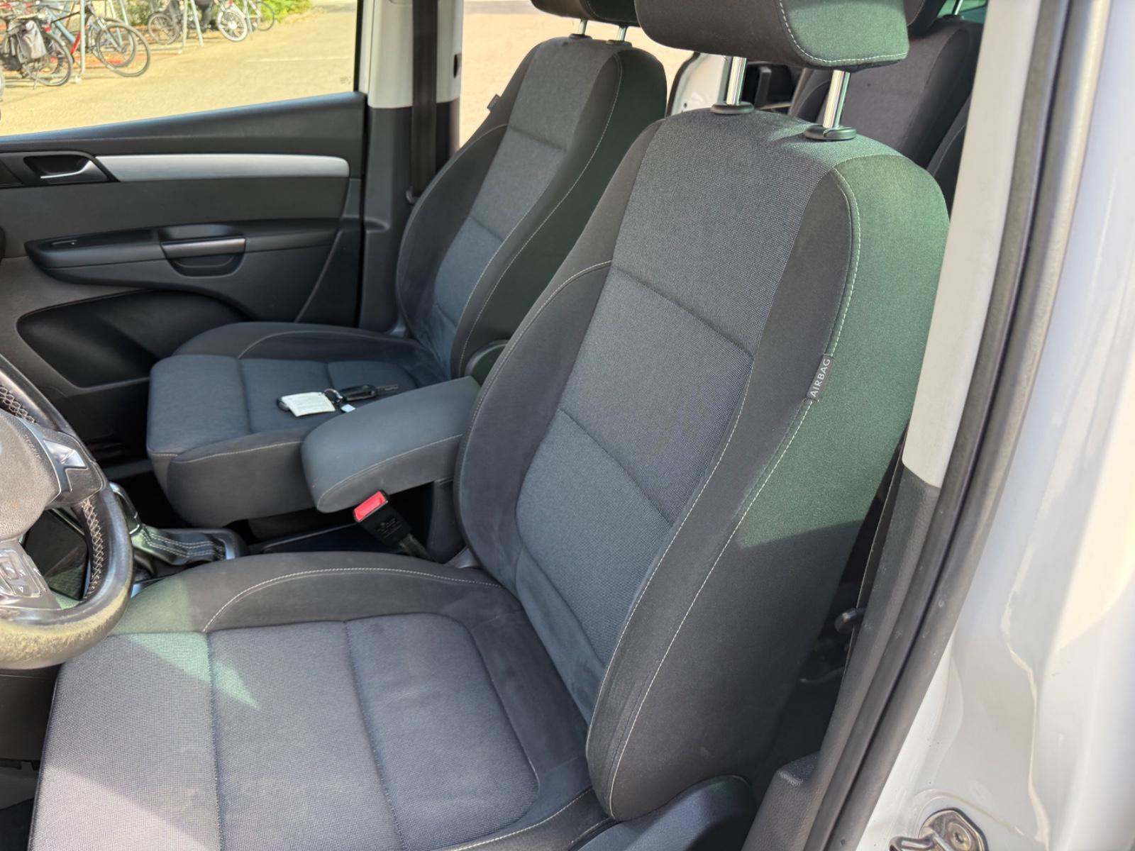 Volkswagen Sharan 2011 — photo 12