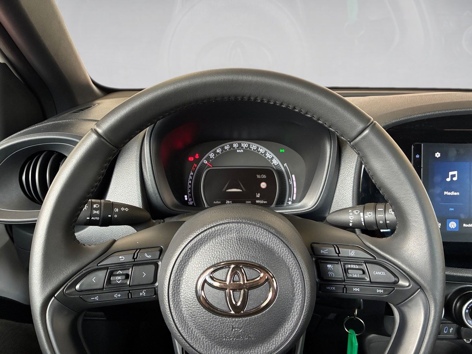 Fahrzeugabbildung Toyota Aygo X 1.0 Business Edition SHZ,Kamera,ACC