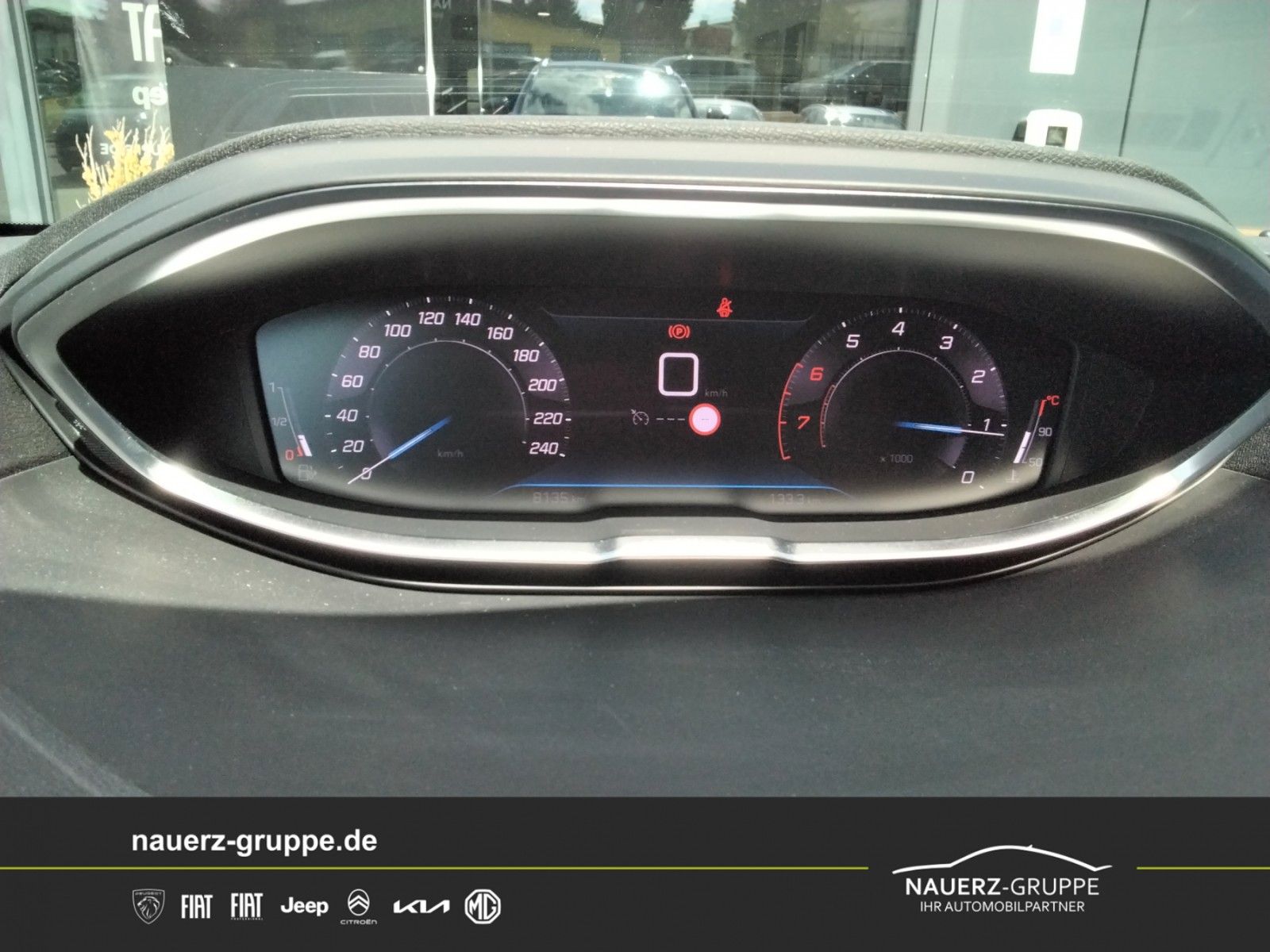Fahrzeugabbildung Peugeot 5008 Allure Pack - 7 Sitze