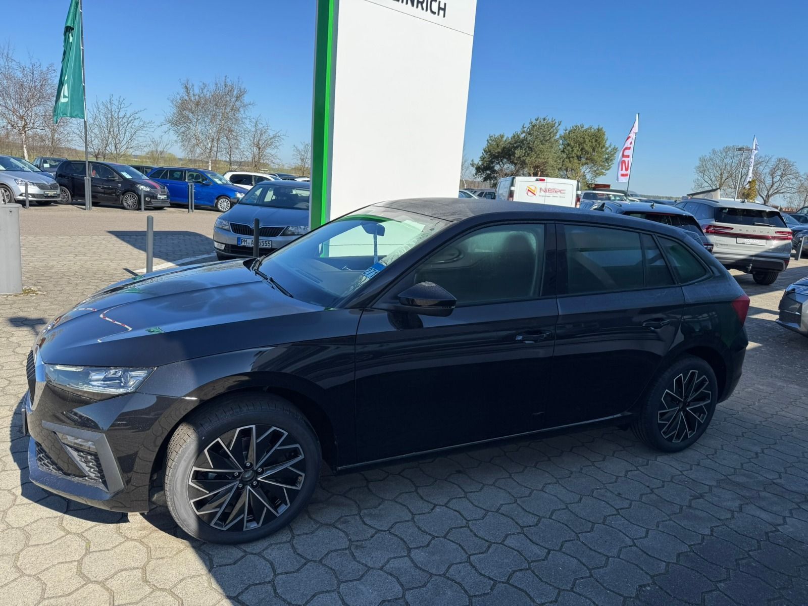 Fahrzeugabbildung SKODA Scala Tour DSG*Matrix*RFK*NAVI*SideAss*ACC*