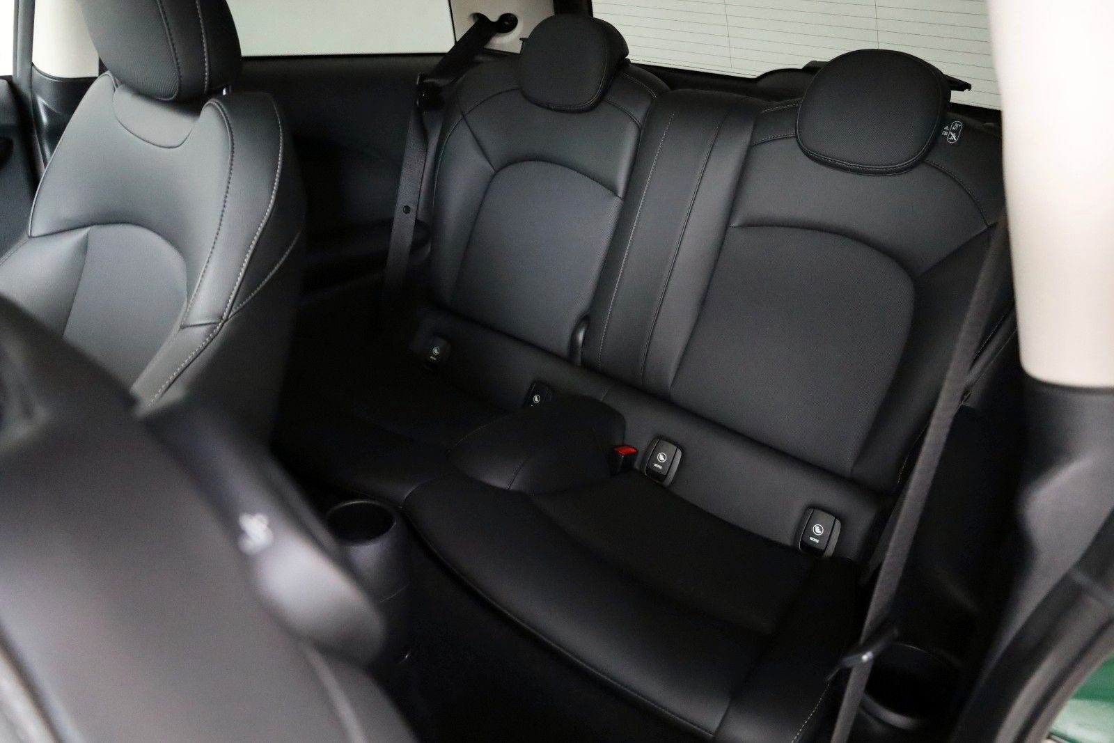 Fahrzeugabbildung MINI COOPER S 3-trg. Leder,Navi,LED,SH,Carplay +WR