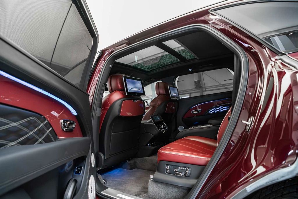 BENTLEY Bentayga 2024