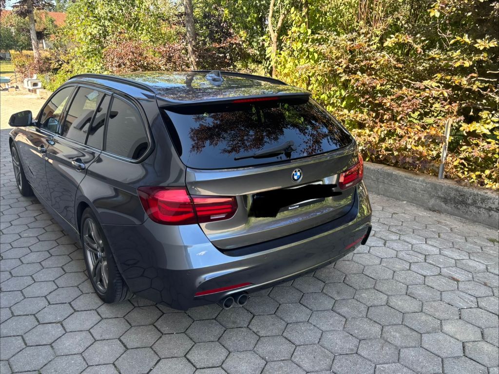 Image of BMW 320