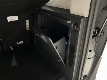 Ford Tourneo Courier Titanium Automatik AHK