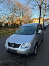 Volkswagen VW Caddy 1,6 Life AHK - Volkswagen Caddy mit Benzin-Antrieb: Limousine