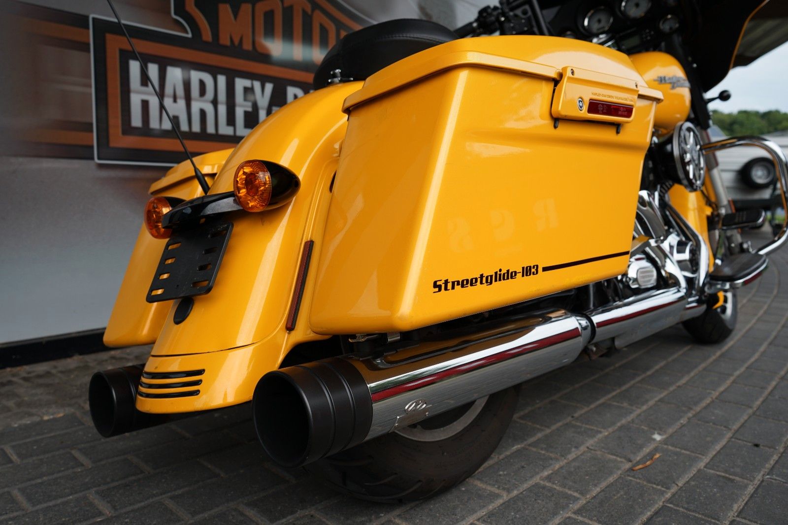 Fahrzeugabbildung Harley-Davidson Street Glide 103 - Jekill & Hyde - Garmin