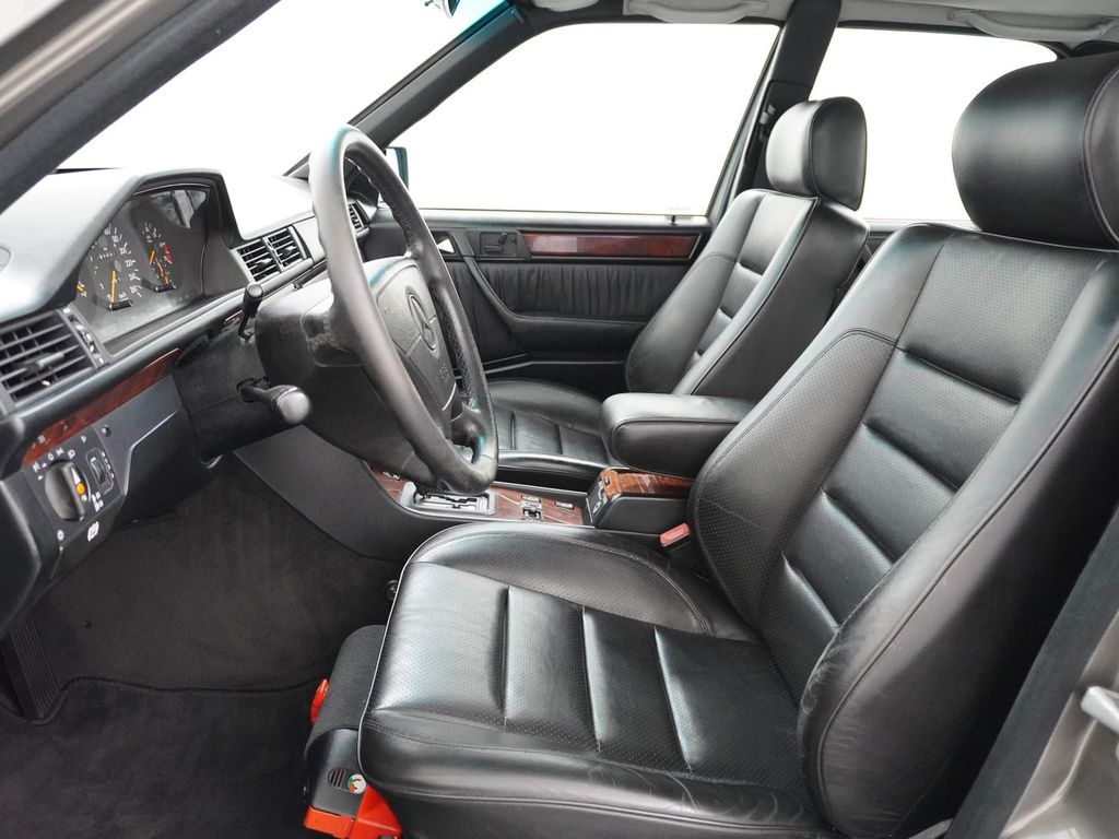 Mercedes-Benz E 500 E500 500E Schiebedach Becker navi Leder Cr