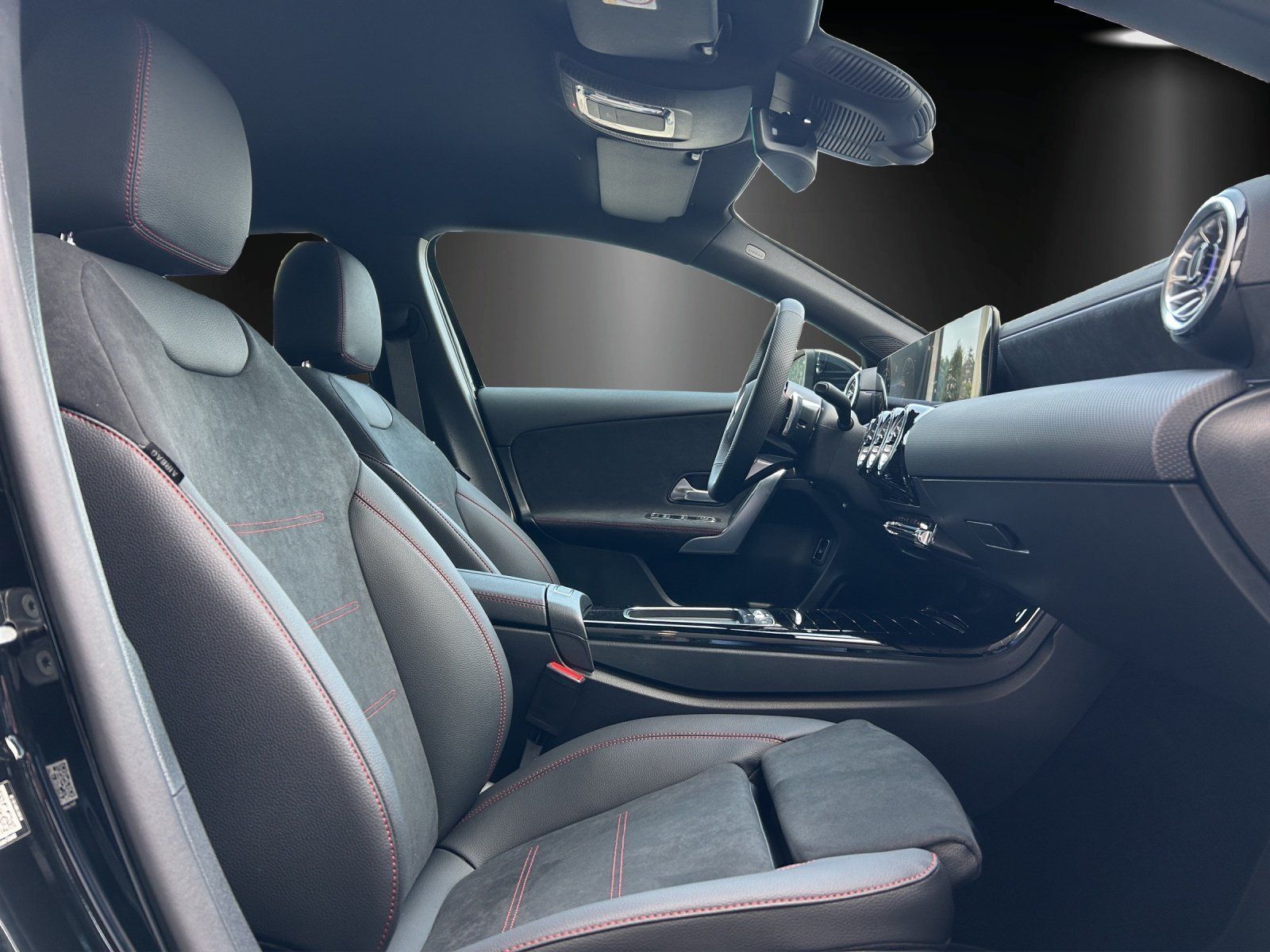 Fahrzeugabbildung Mercedes-Benz A 200 Lim AMG Standhzg MEMORY Multibeam DISTRO